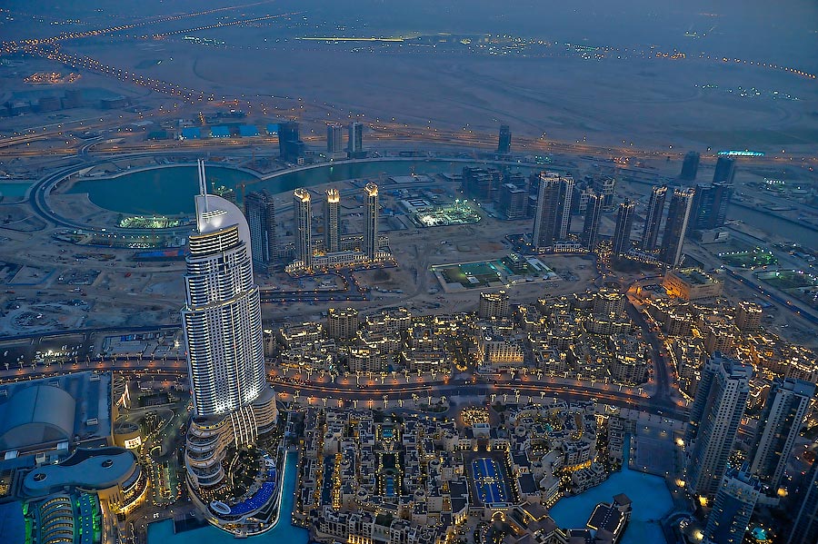 Самый высокий небоскреб открылся таки в Дубае...