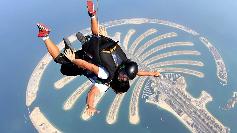 Skydiving in Dubai