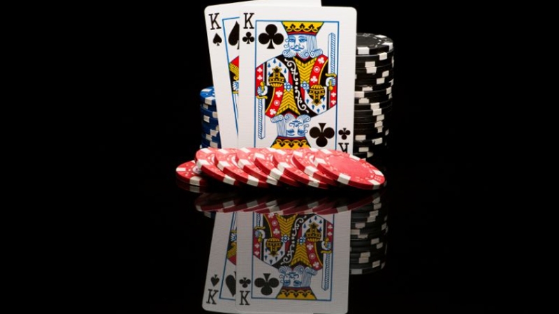 Aggressive Strategy for Poker Beginners