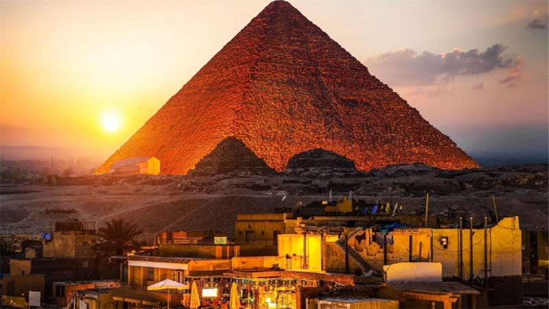 Watch Sunset of Giza Pyramids