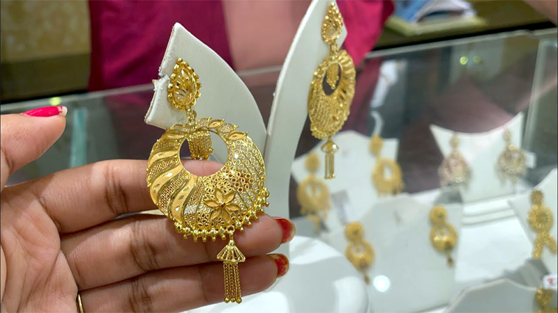 Chandbali Earrings by Tanishq