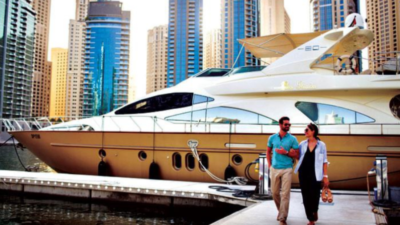Visit Dubai with Luxury