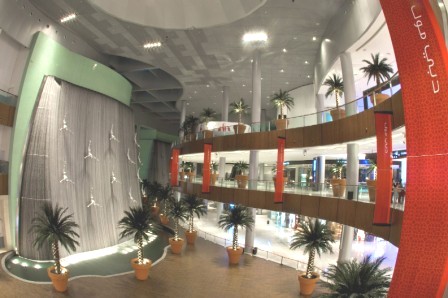 waterfall at dubai mall