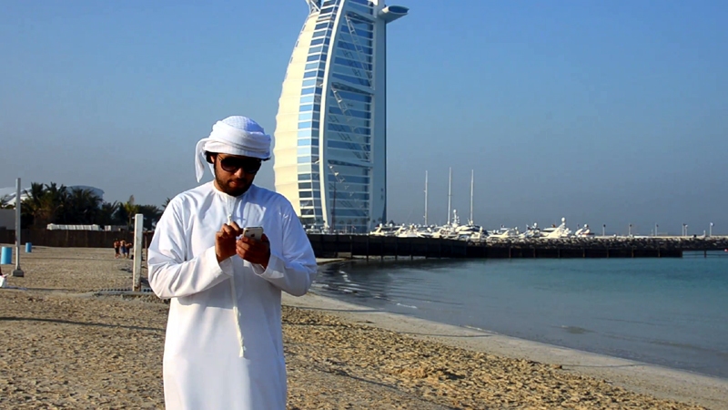 Using Cell PHone in Dubai